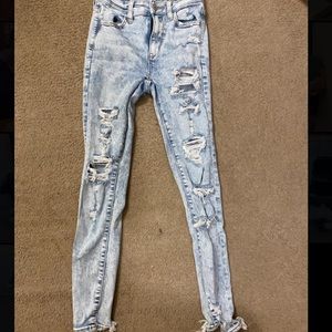 American Eagle Distressed light wash jeans